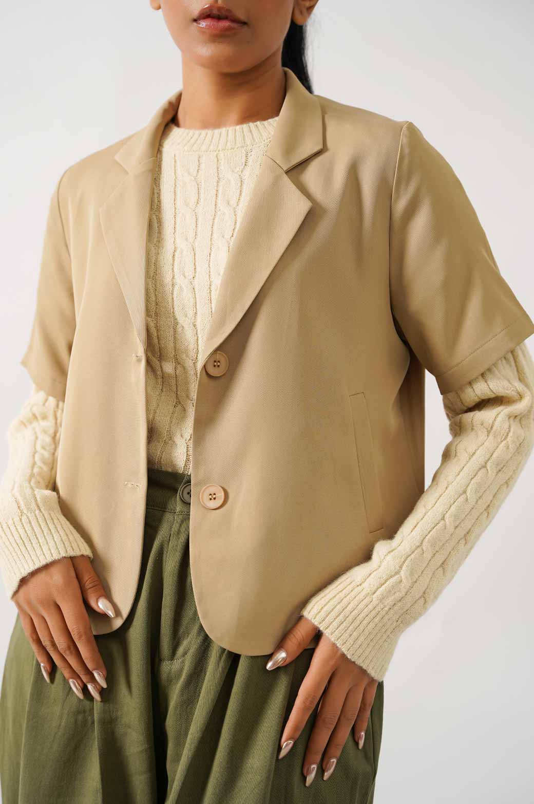 BEIGE CROPPED BLAZER SHIRT