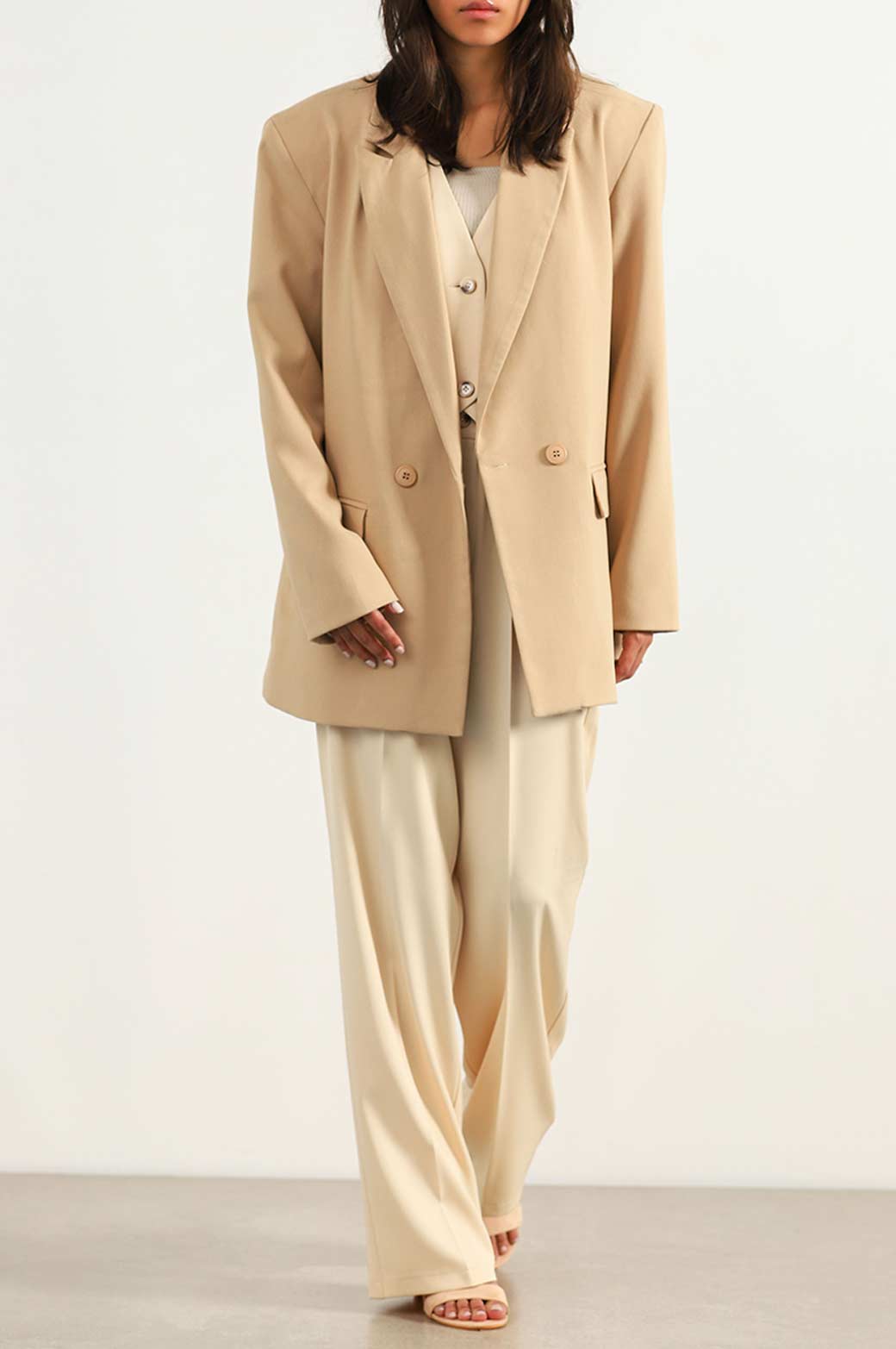 BEIGE TAILORED OVERSIZED BLAZER