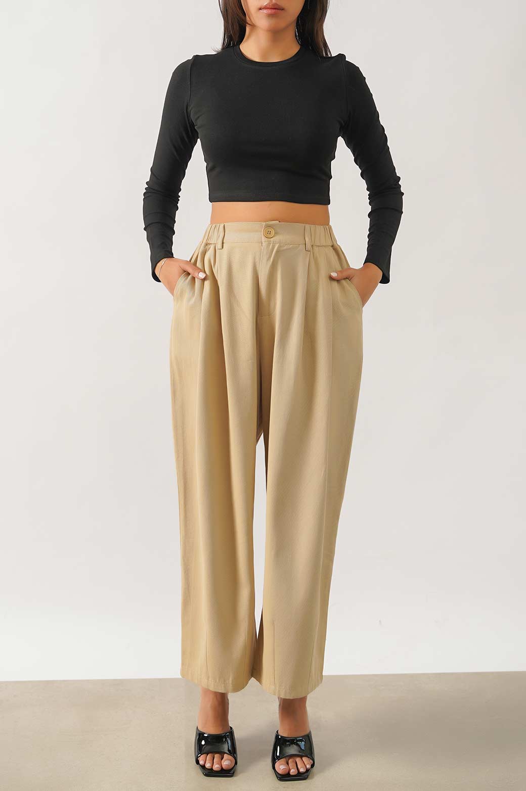 BLACK EVERYDAY CROPPED T-SHIRT