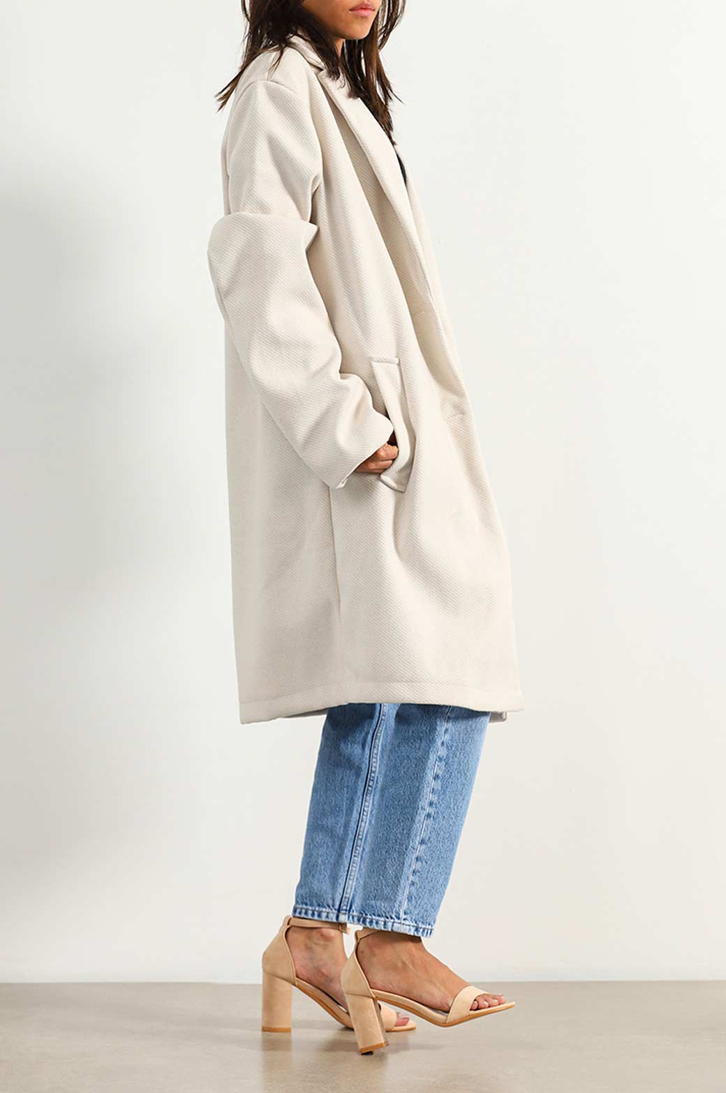 WHITE TEXTURED LONG COAT STRETCH