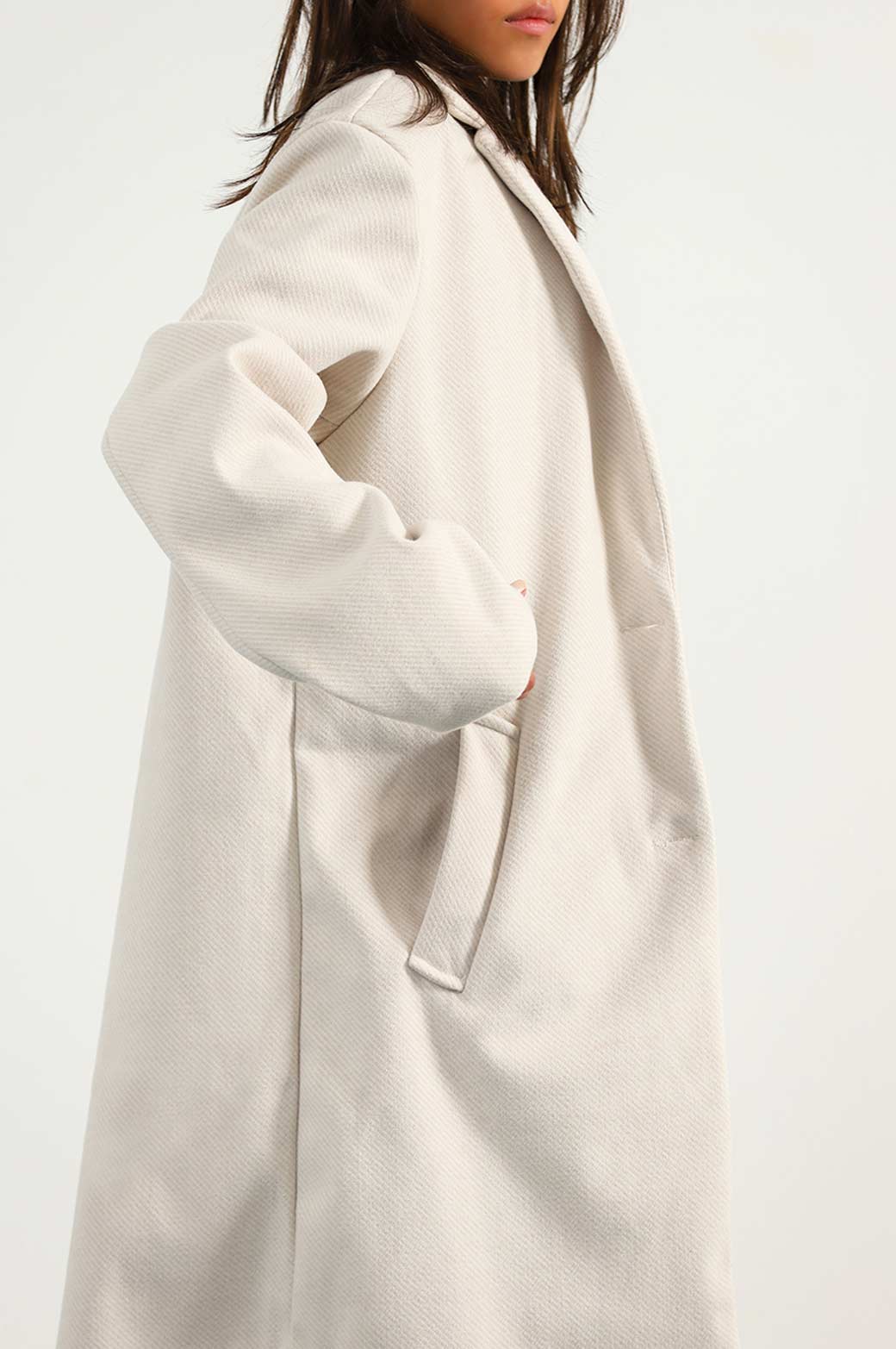 WHITE TEXTURED LONG COAT STRETCH