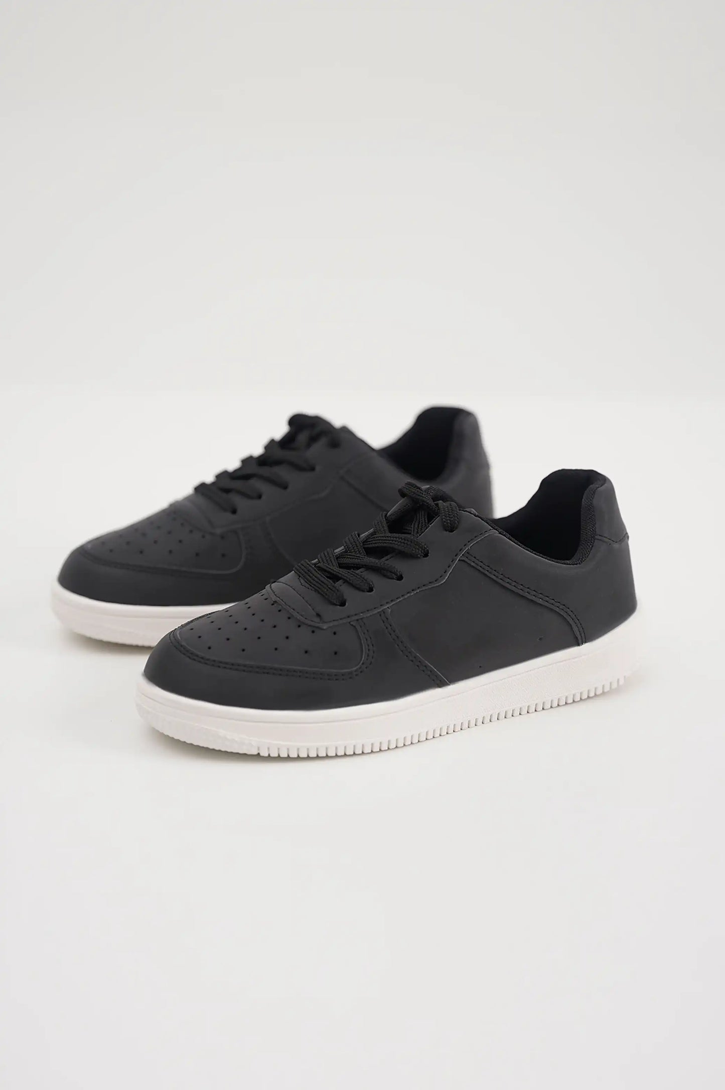 REFLECTIVE TRAINERS - YOUNG SNEAKERS