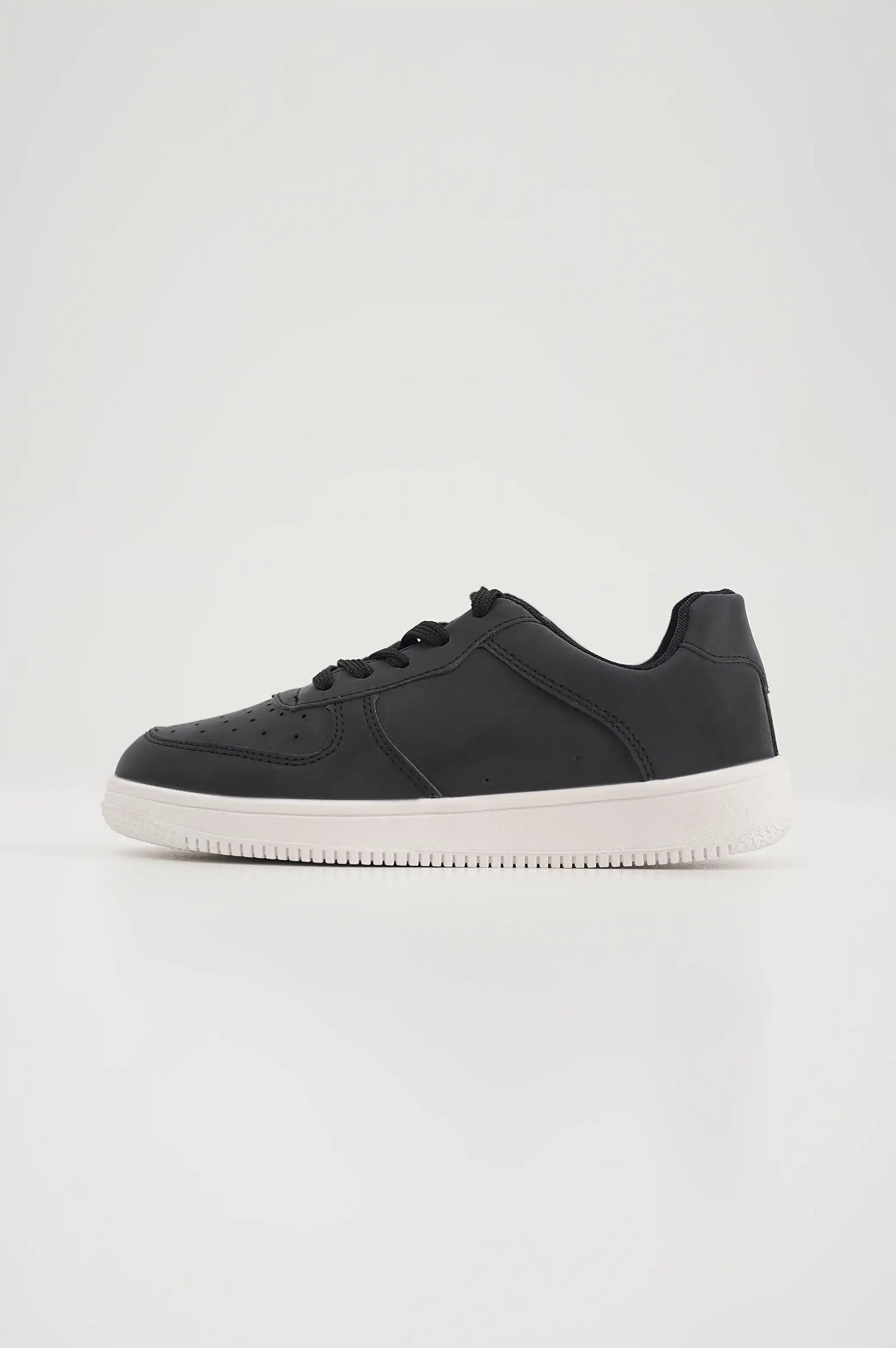 REFLECTIVE TRAINERS - YOUNG SNEAKERS