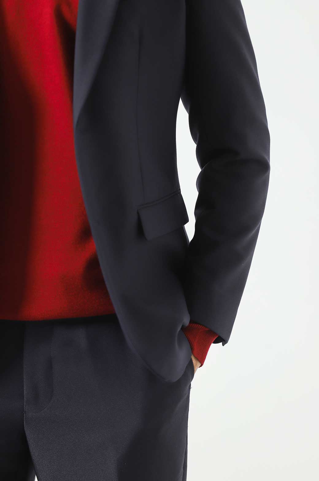 NAVY TAILORED FIT BLAZER