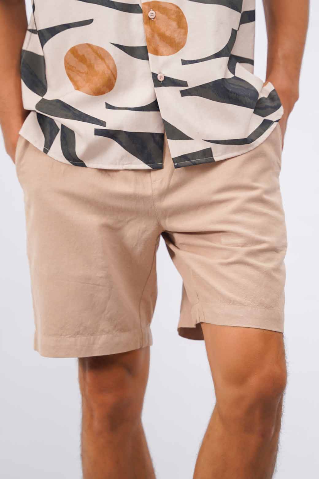 KHAKI BASIC SHORTS