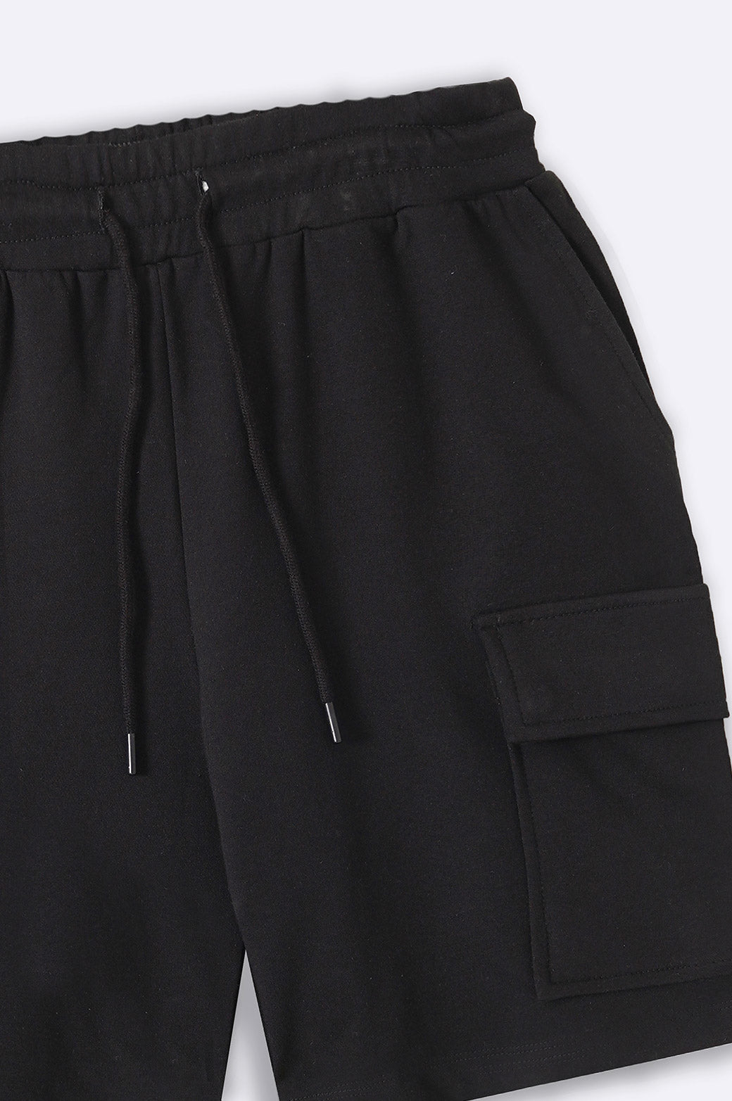 BLACK CARGO SHORTS
