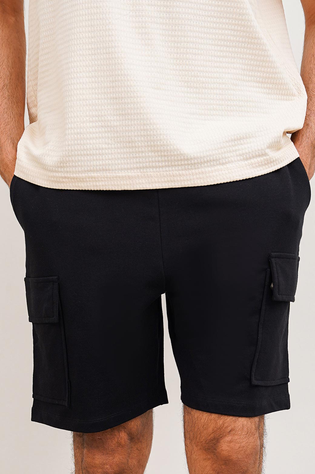 BLACK CARGO SHORTS