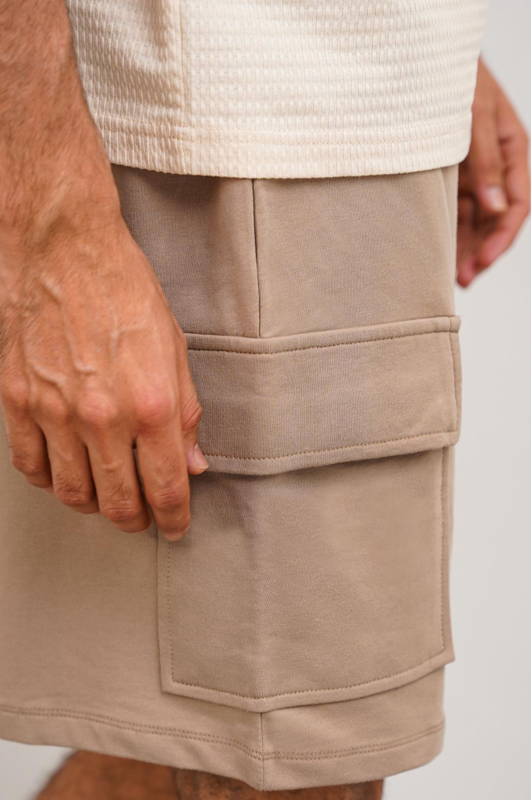 KHAKI CARGO SHORTS