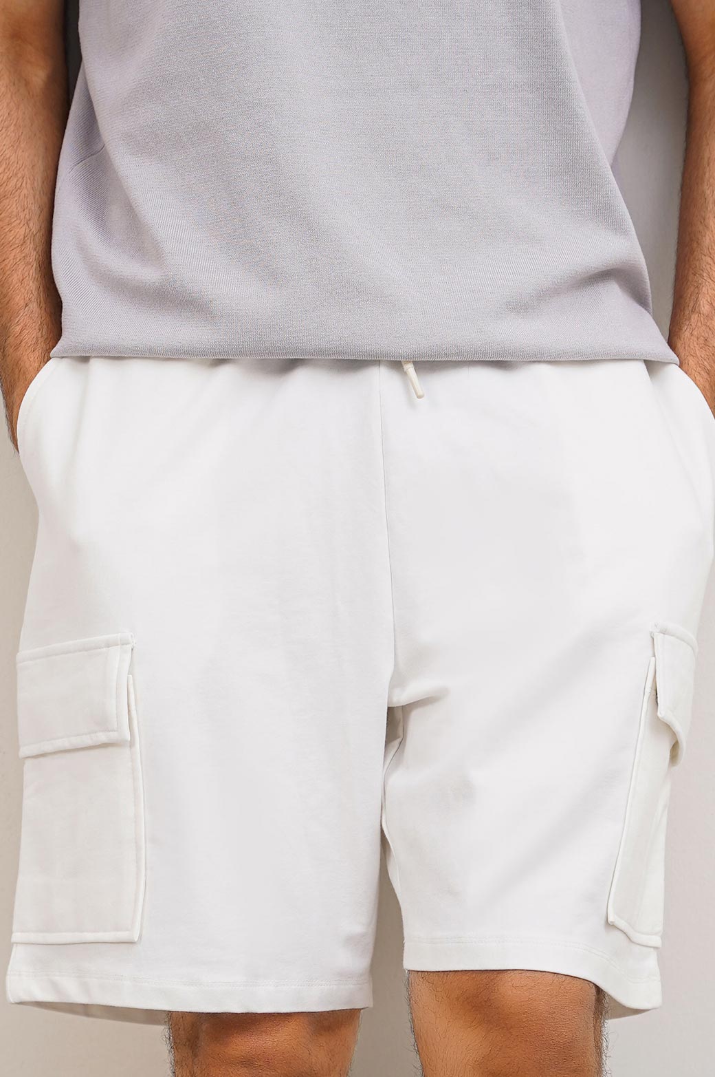 WHITE CARGO SHORTS
