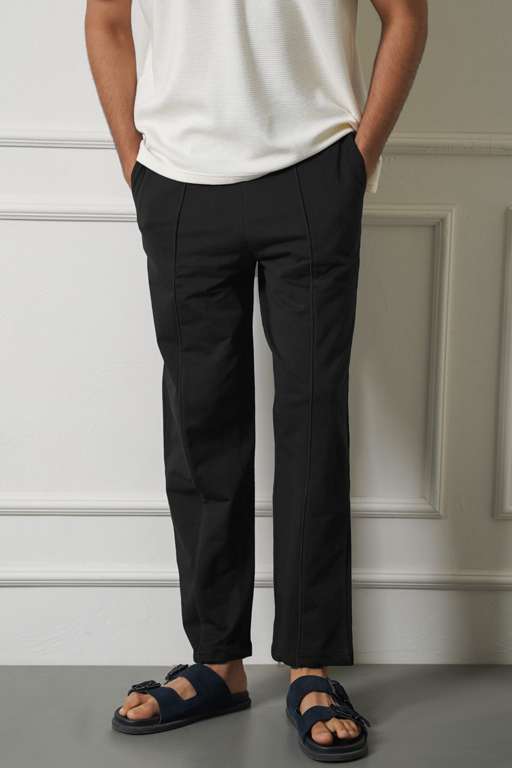 BLACK STRAIGHT FIT TROUSER