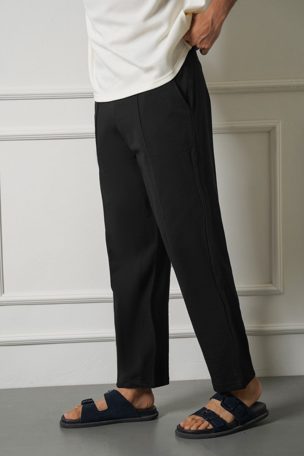 BLACK STRAIGHT FIT TROUSER