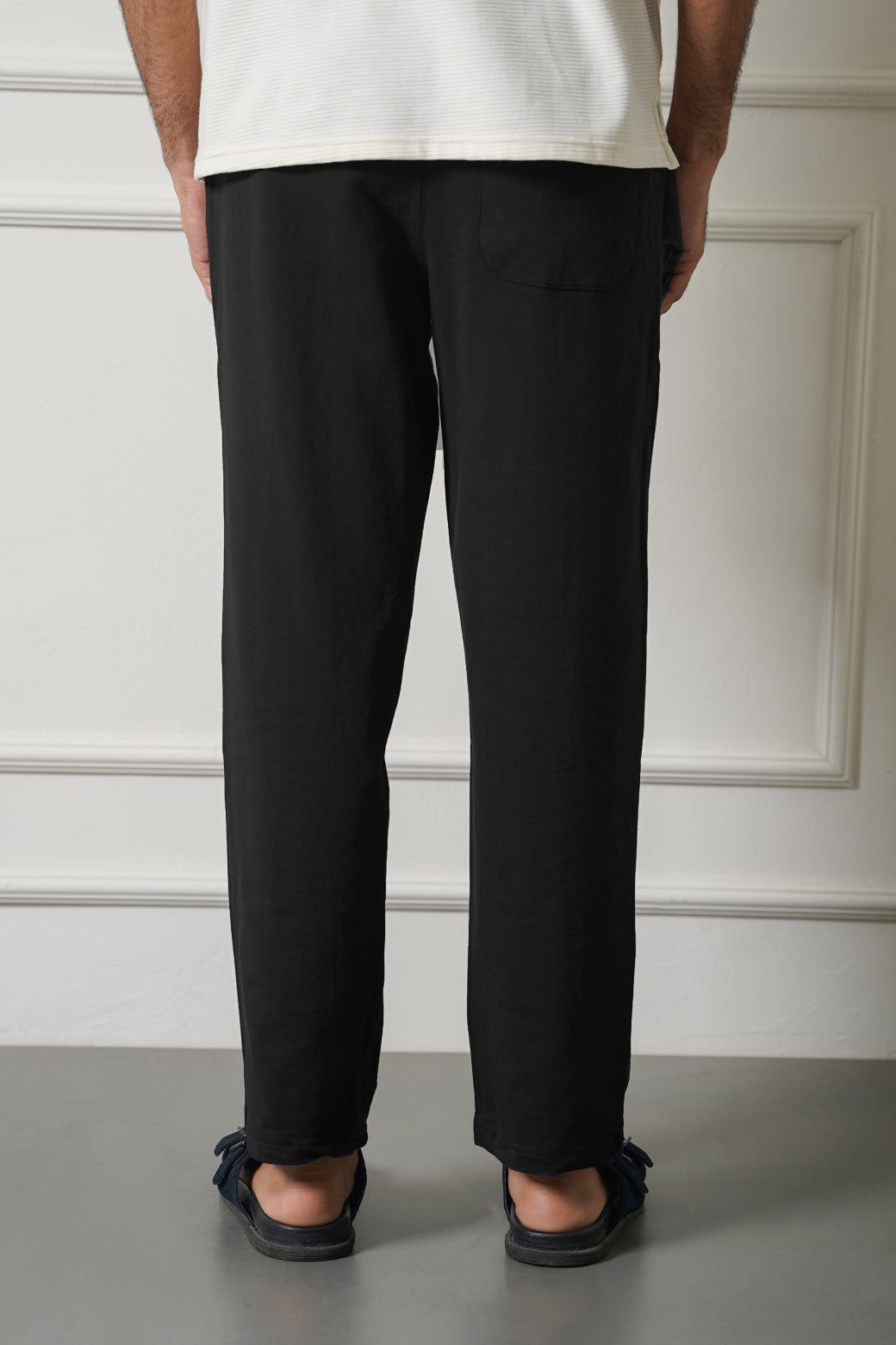 BLACK STRAIGHT FIT TROUSER