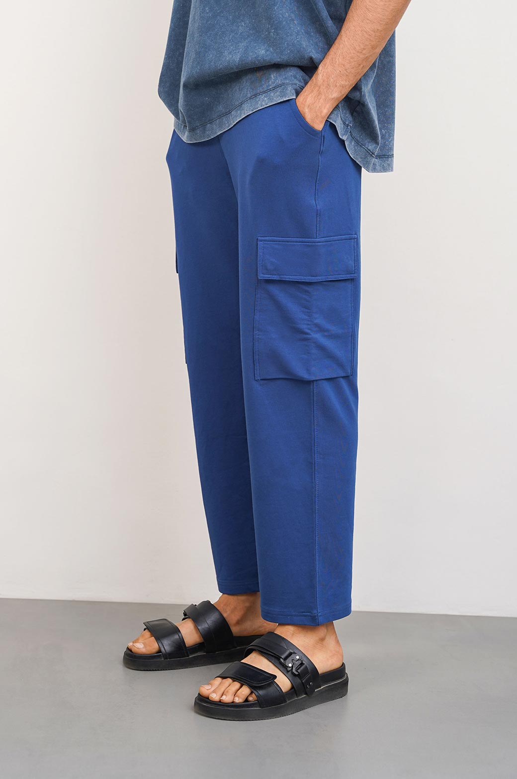 NAVY CARGO PANTS