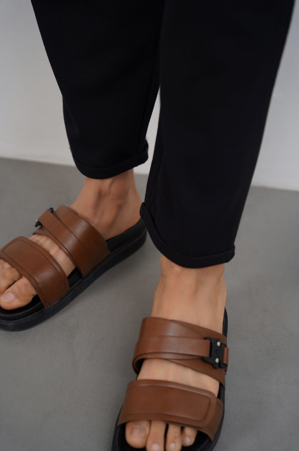 BLACK JACQUARD TURN-UP TROUSER