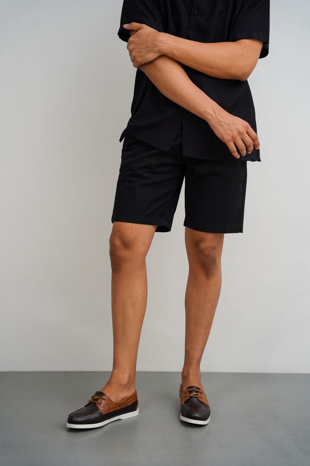 BLACK BASIC CHINO SHORTS