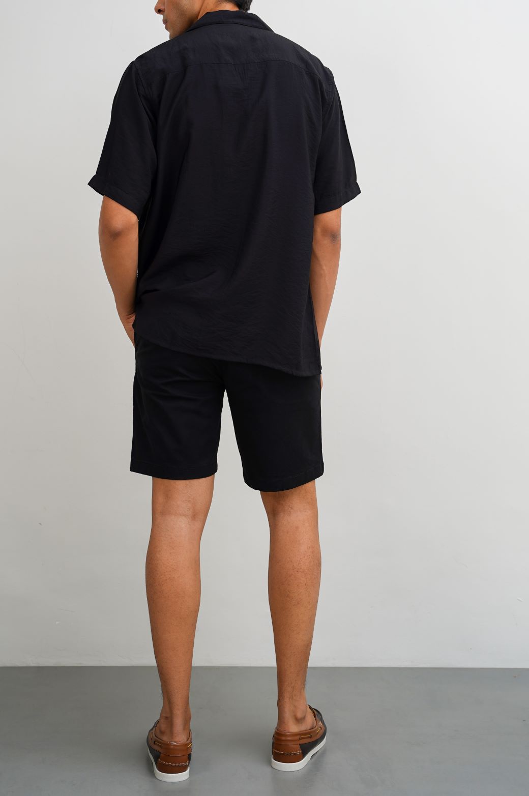 BLACK BASIC CHINO SHORTS