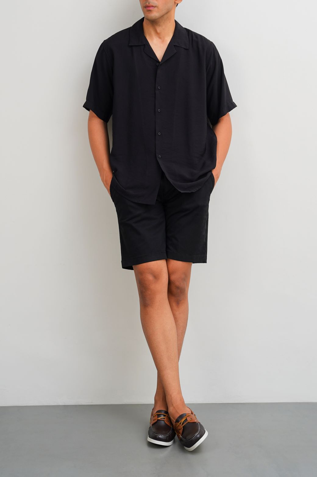 BLACK BASIC CHINO SHORTS