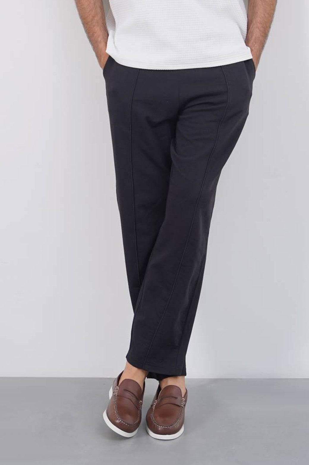 BLACK LINEN TAPERED PANTS