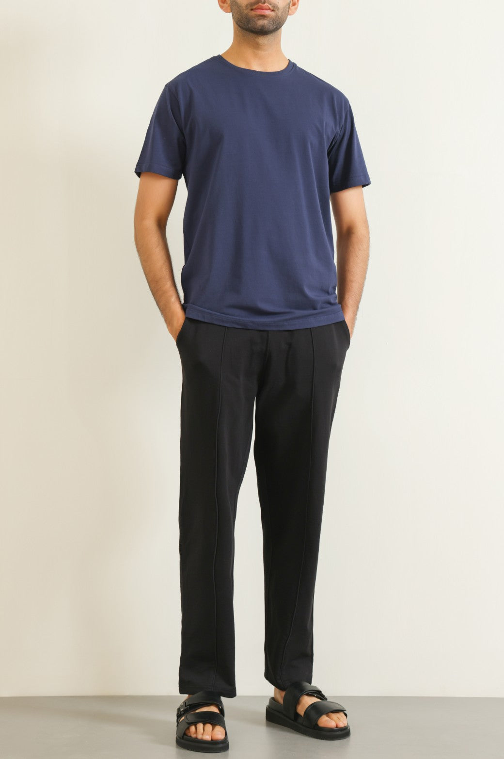 NAVY ROUND NECK T-SHIRT