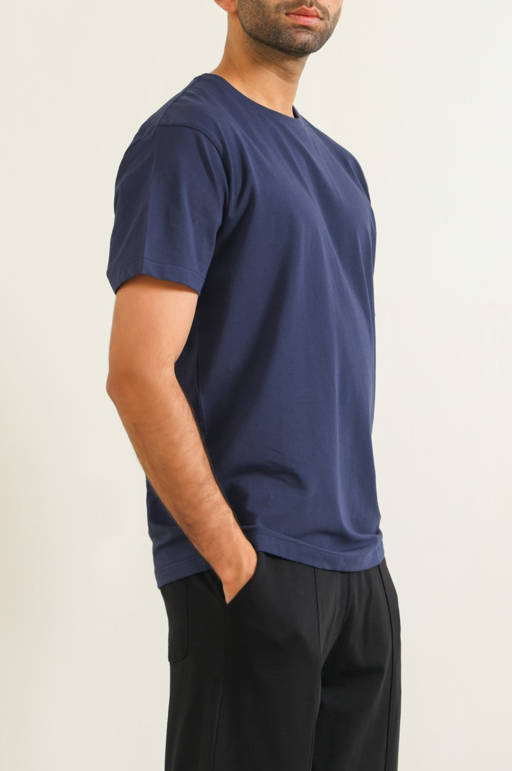 NAVY ROUND NECK T-SHIRT