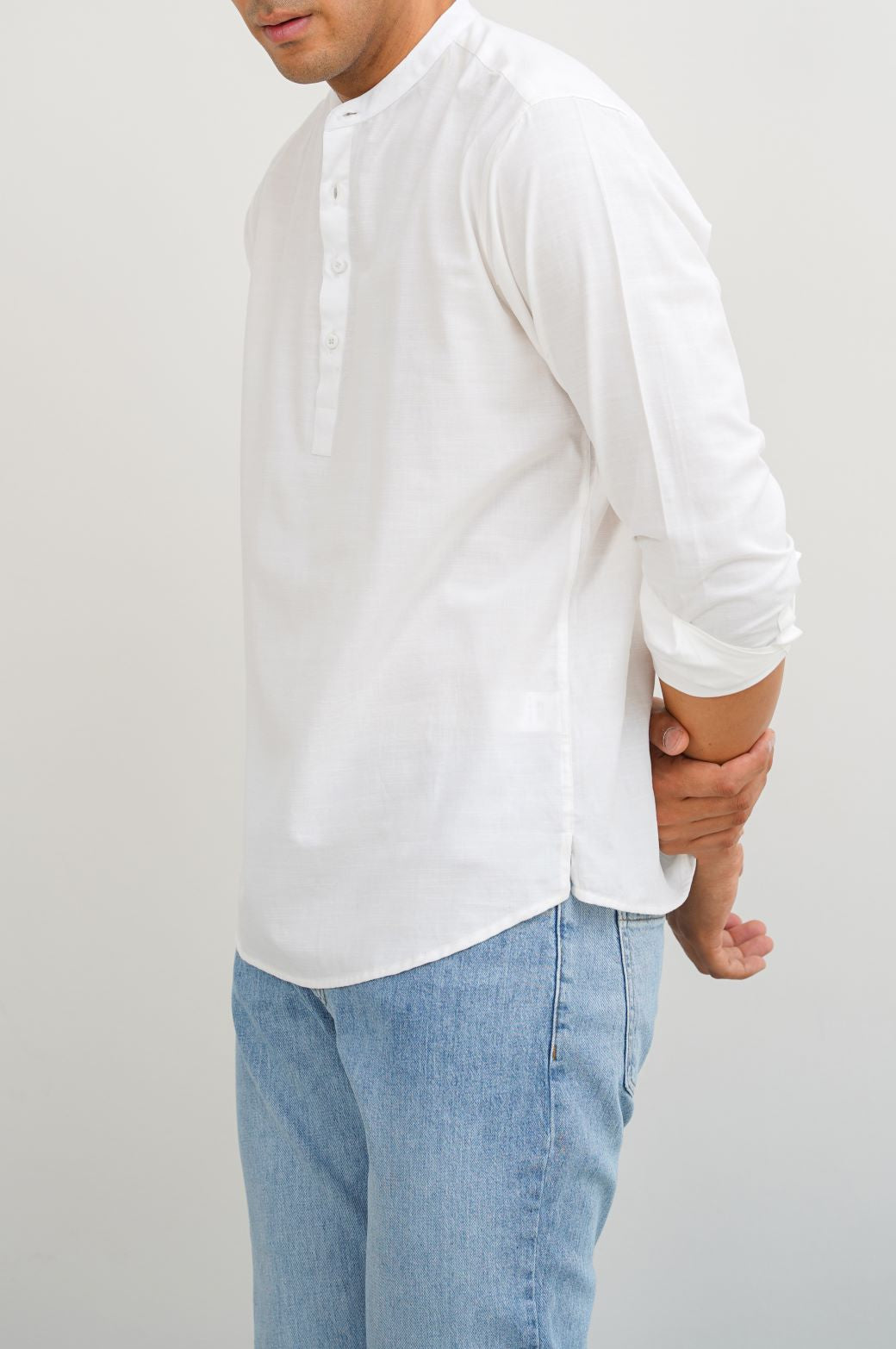 WHITE BAND COLLAR SHIRT