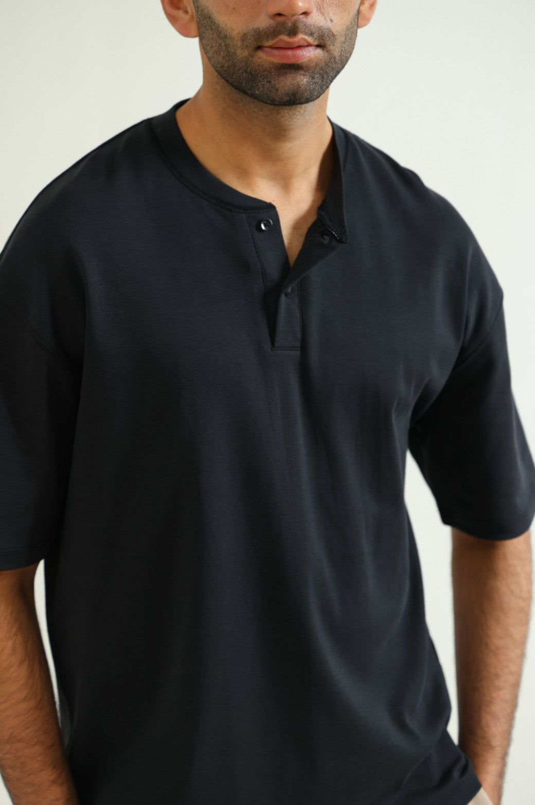 ALL BLACK BASIC HENLEY