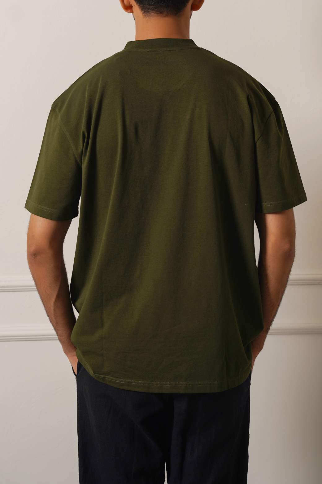 OLIVE V-NECK TEE