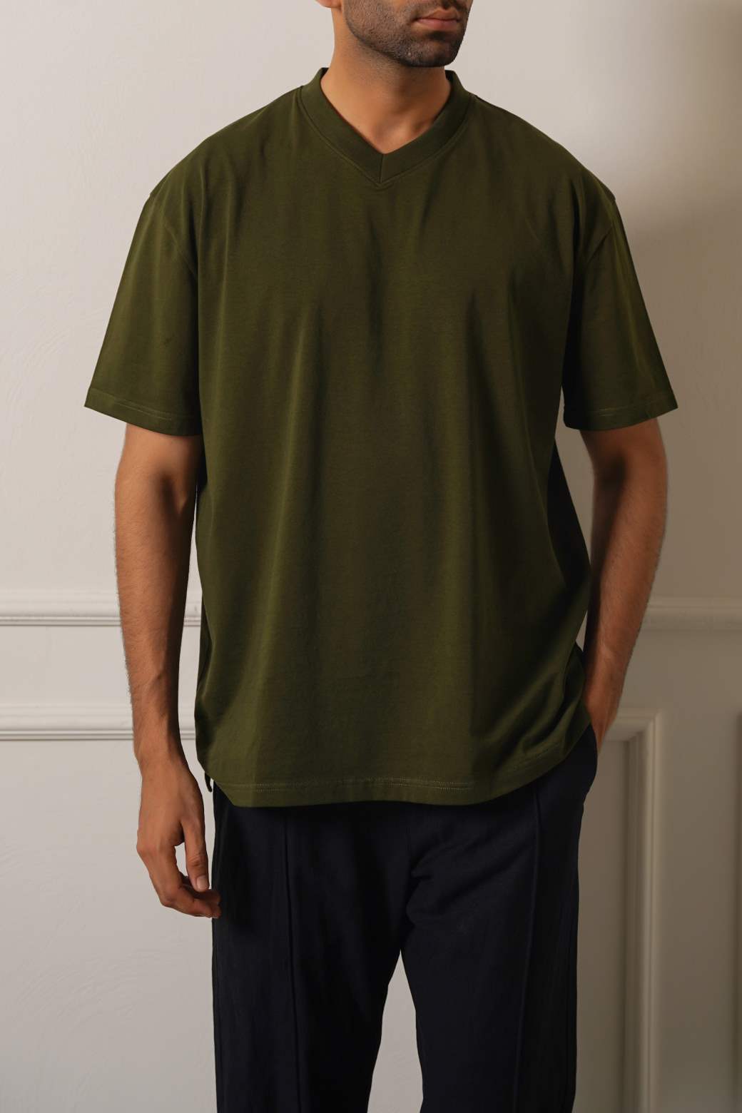 OLIVE V-NECK TEE