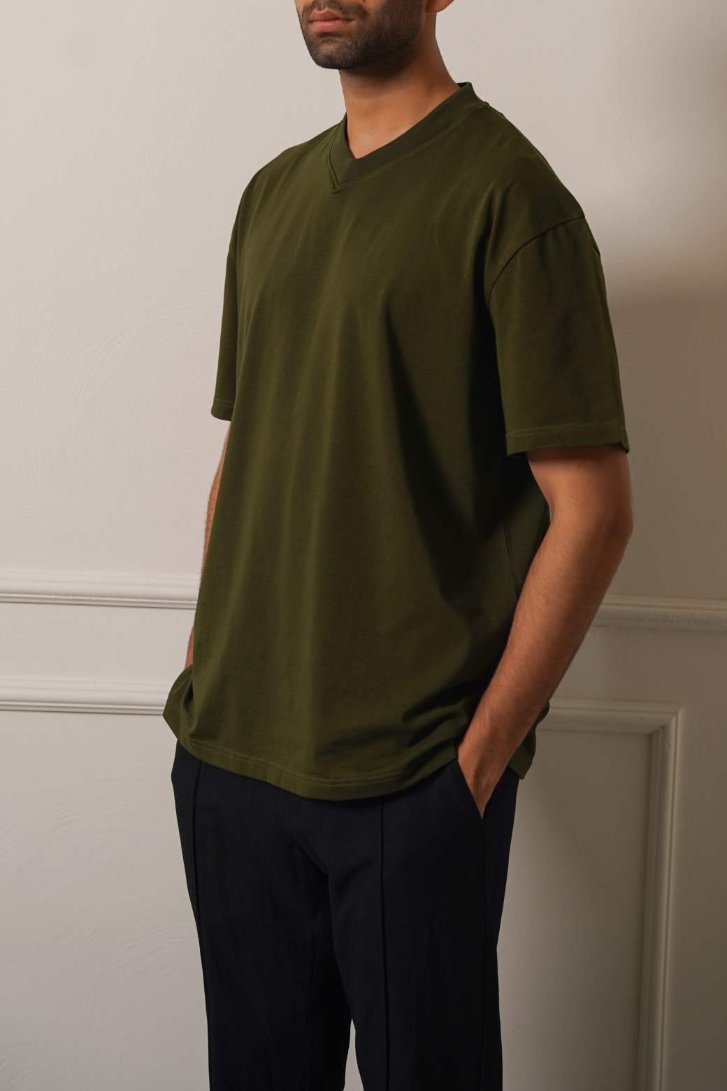 OLIVE V-NECK TEE