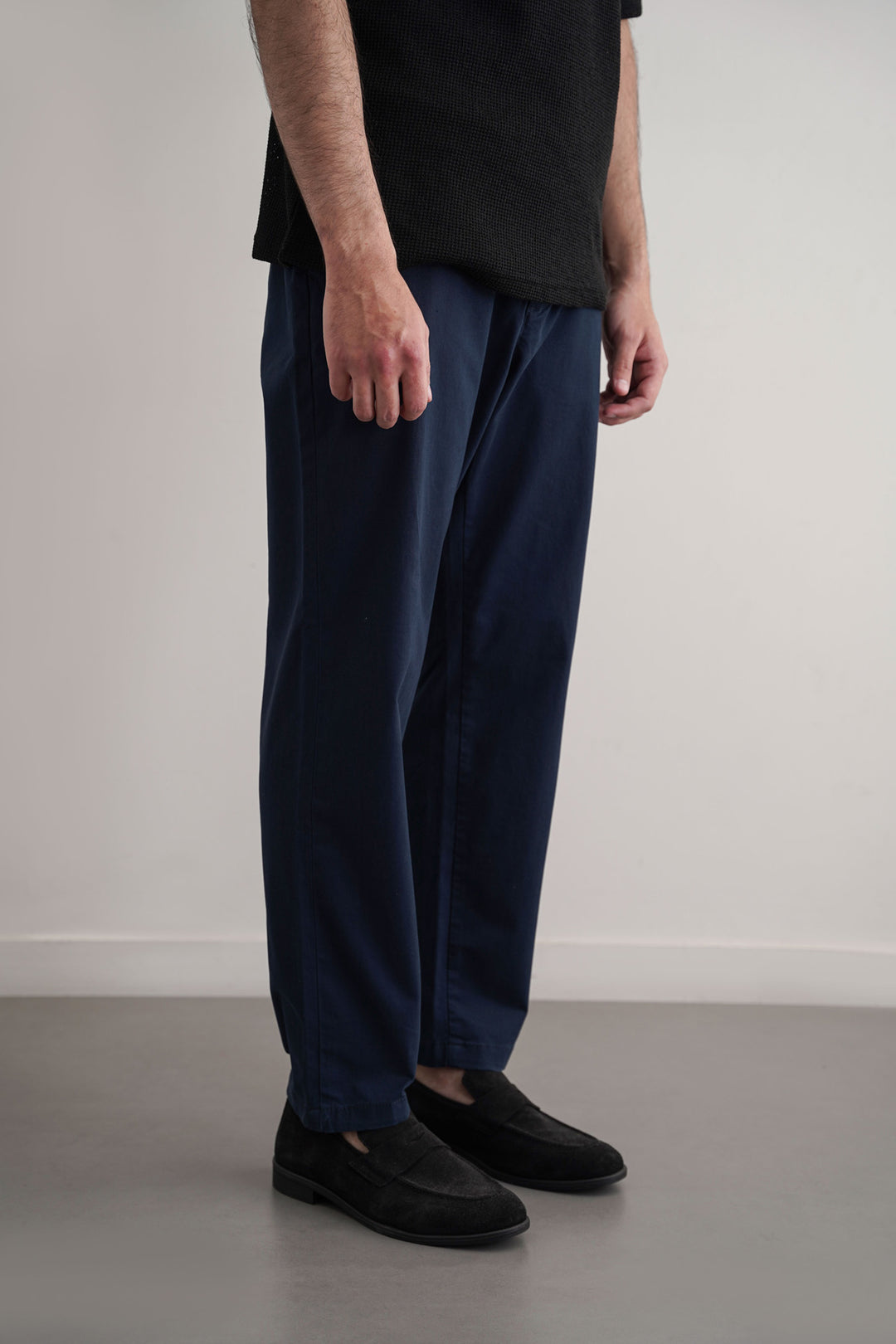 NAVY STRAIGHT FIT CHINOS