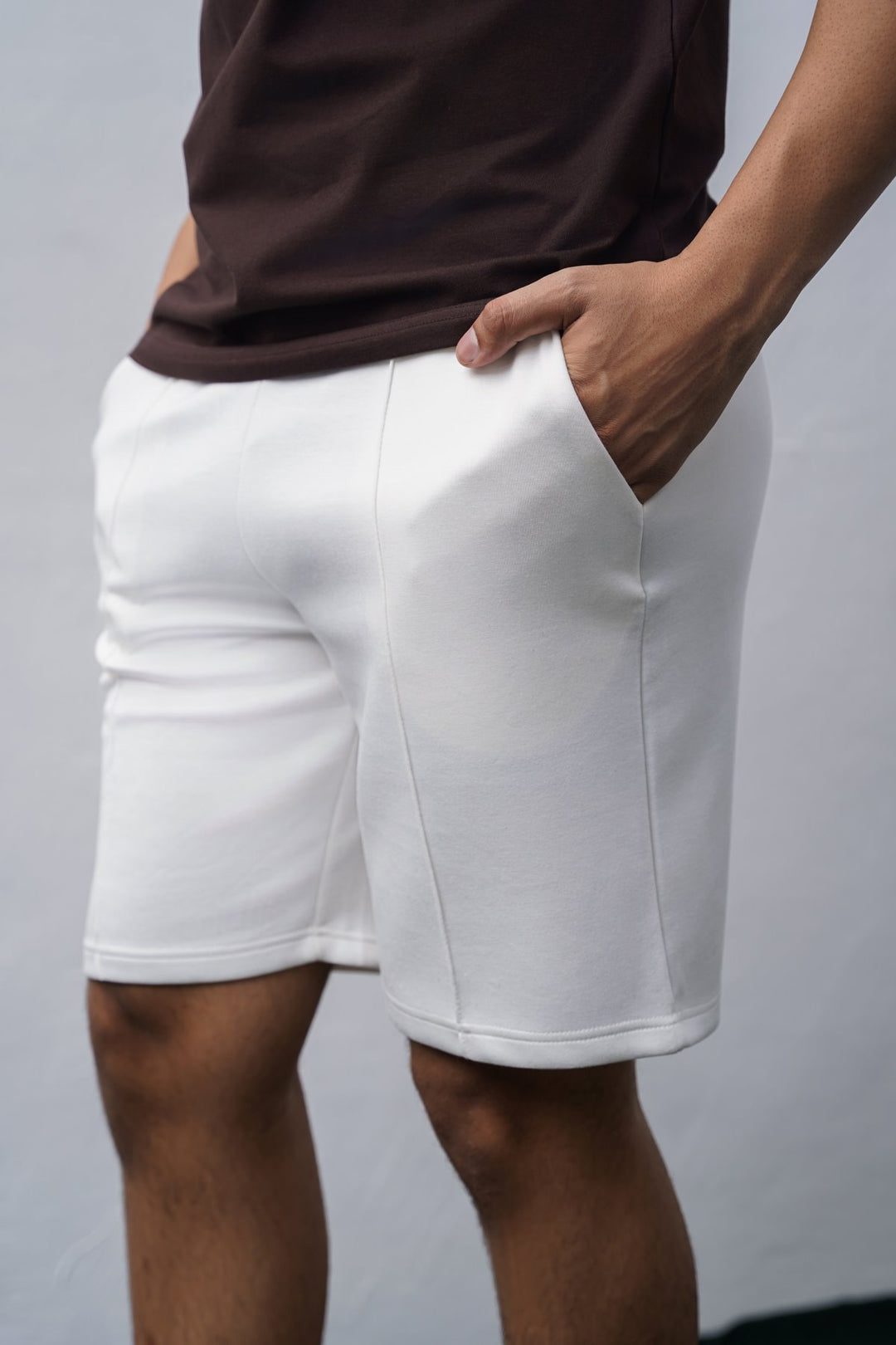 WHITE PLEATED SHORTS