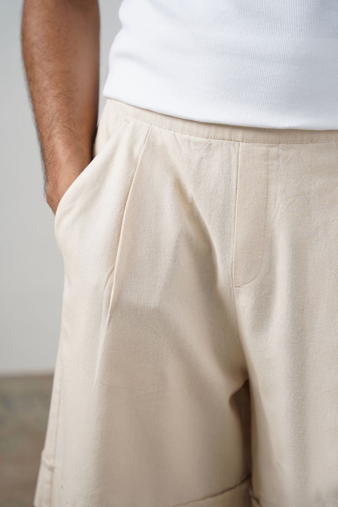 BEIGE LINEN BLEND SHORTS