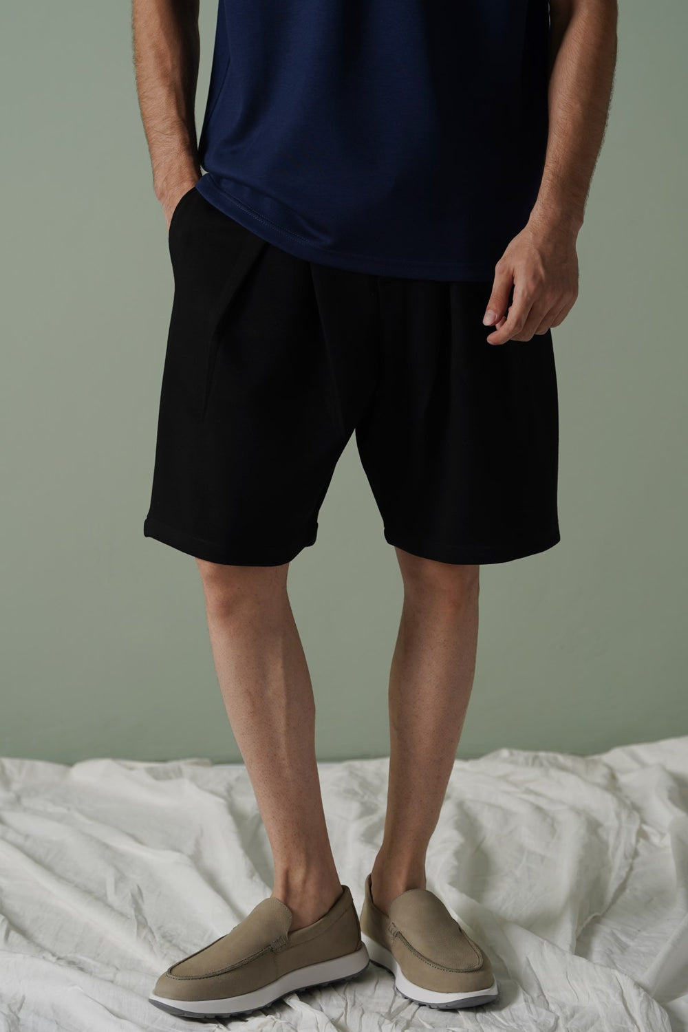 BLACK KNITTED EASY SHORTS