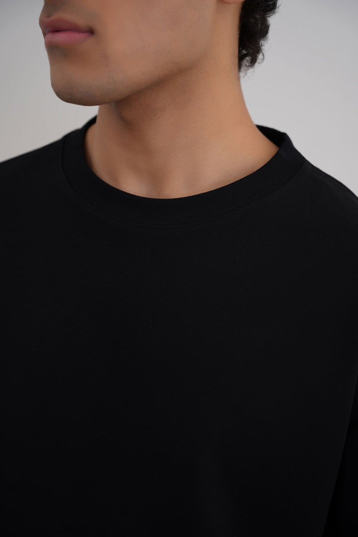 BLACK TEXTURED KNITTED CREW
