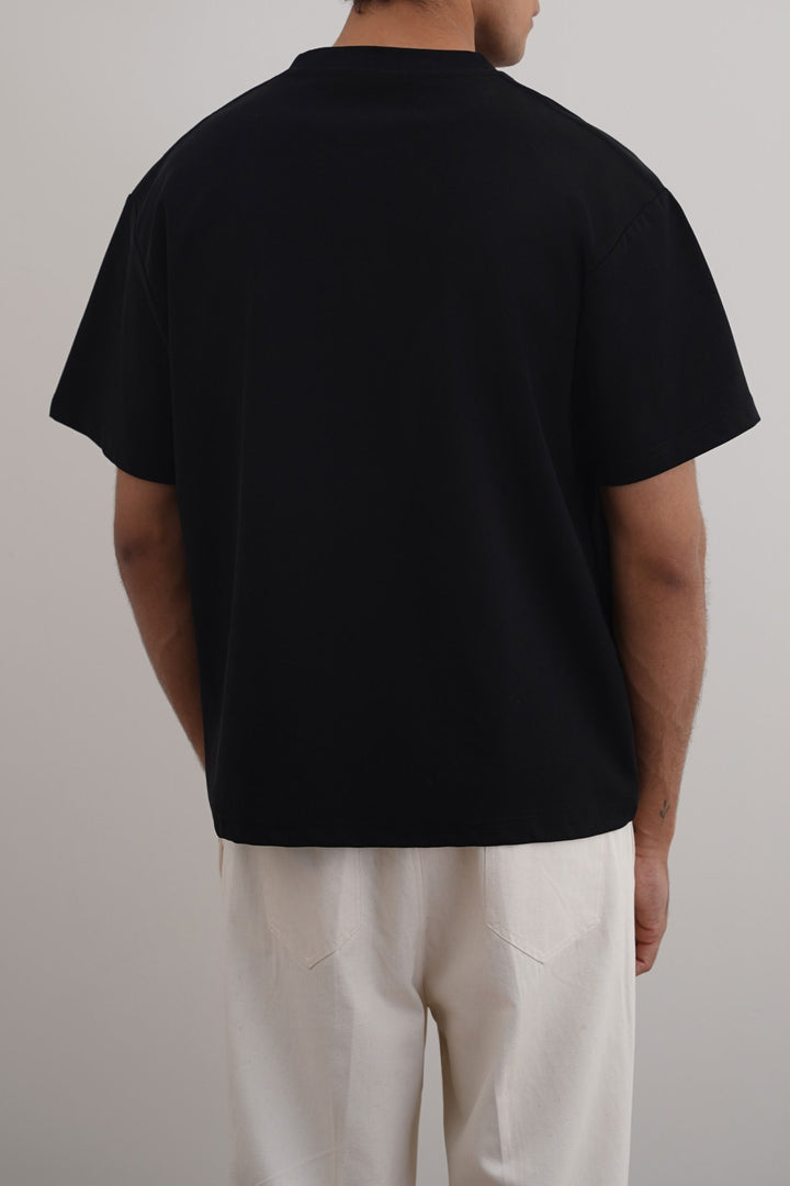 BLACK TEXTURED KNITTED CREW