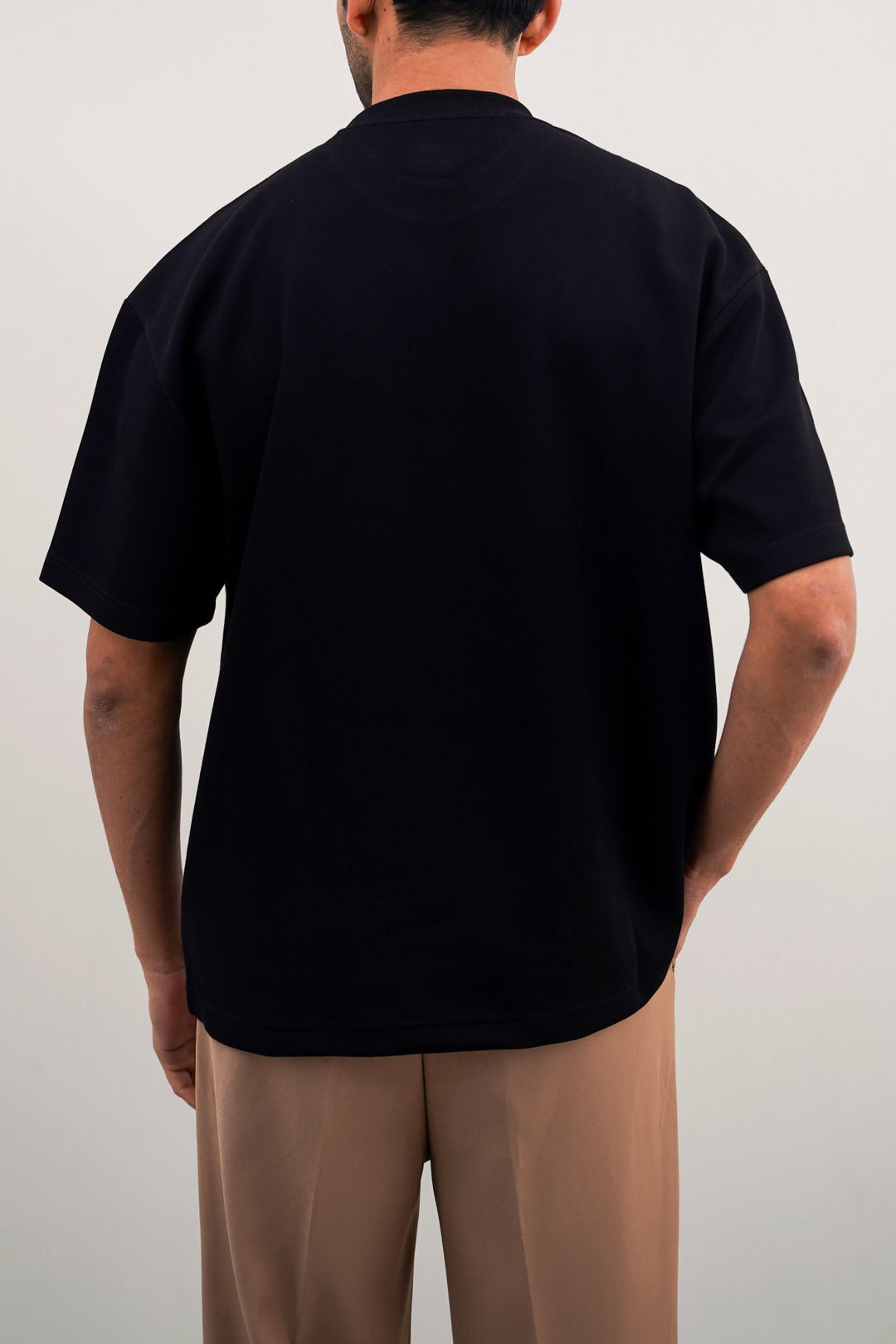 BLACK BOXY TEE