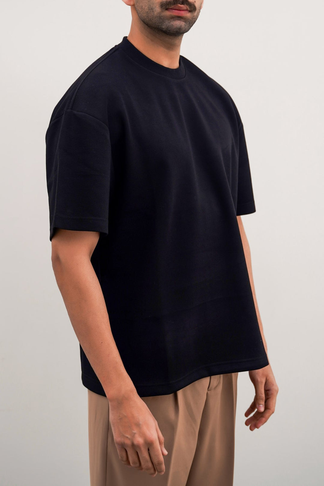 BLACK BOXY TEE