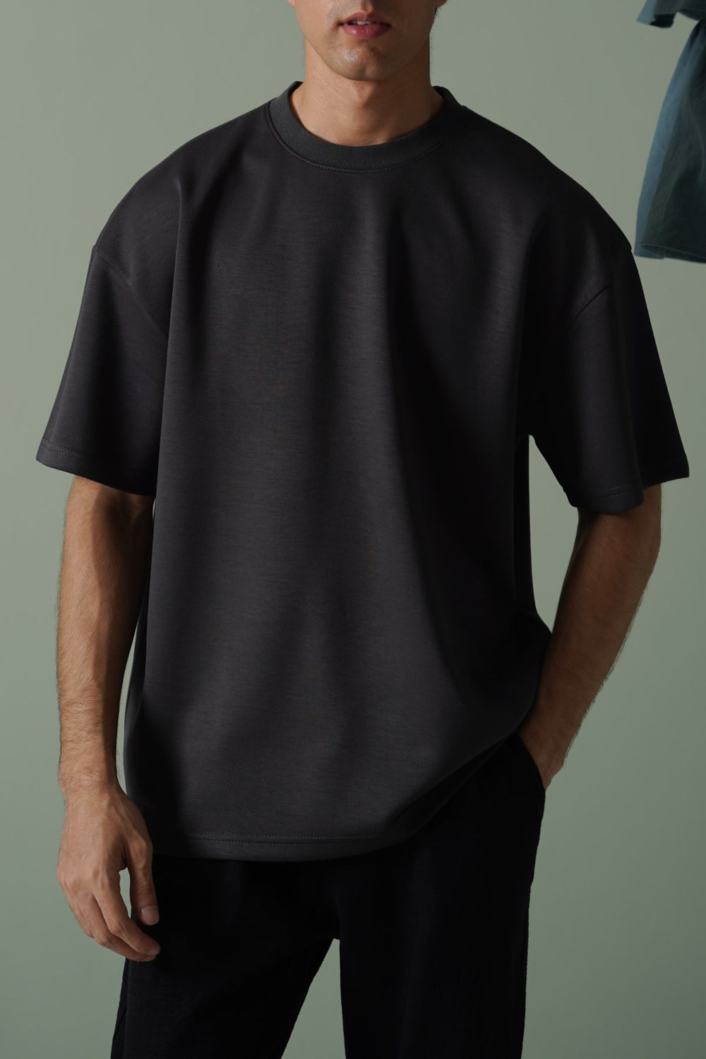 CHARCOAL BOXY TEE