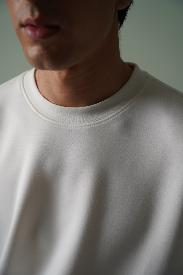 WHITE BOXY TEE