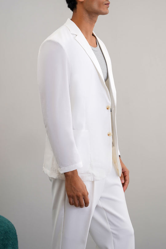 WHITE PERFORMANCE BLAZER