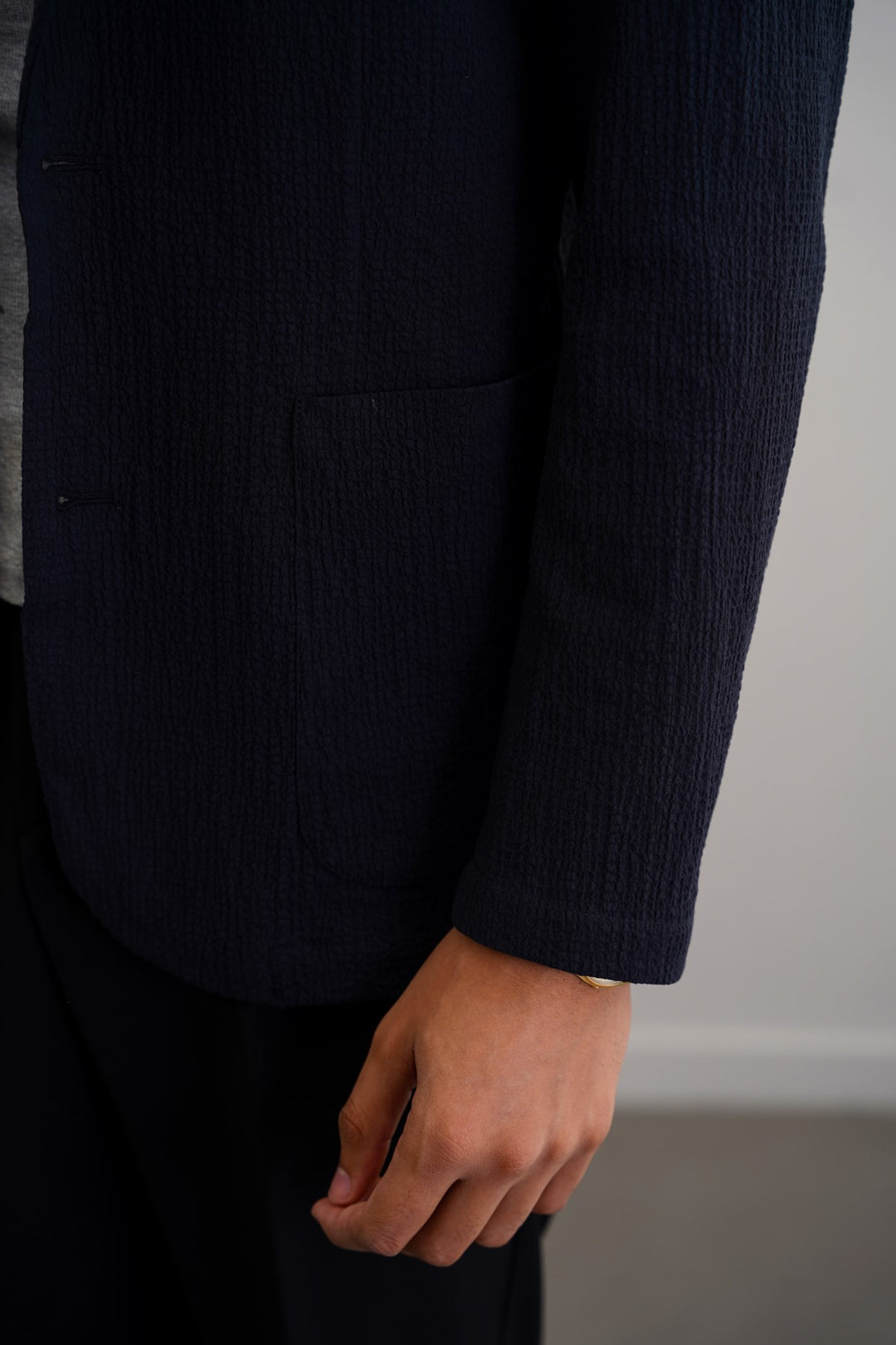 NAVY SEERSUCKER BLAZER