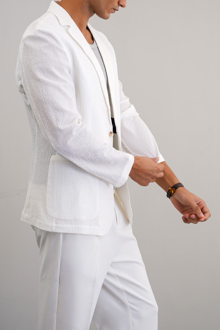 WHITE SEERSUCKER BLAZER