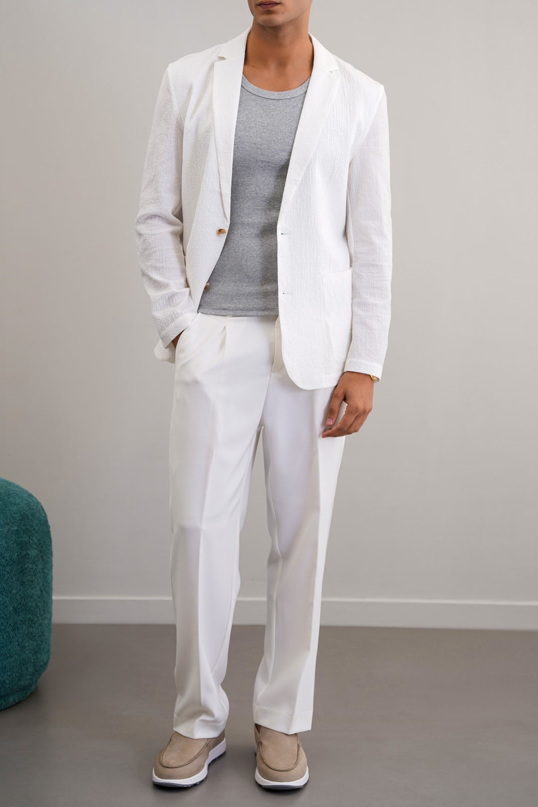 WHITE SEERSUCKER BLAZER