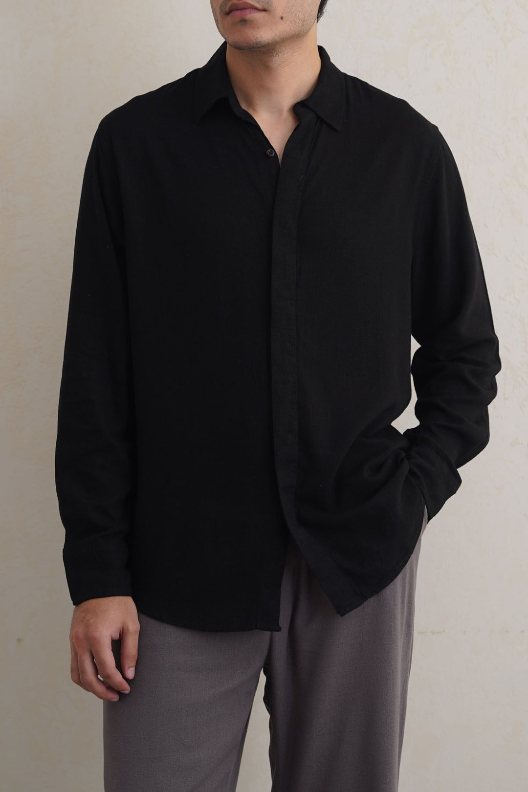 BLACK SHIRT WITH HIDDEN PLACKET