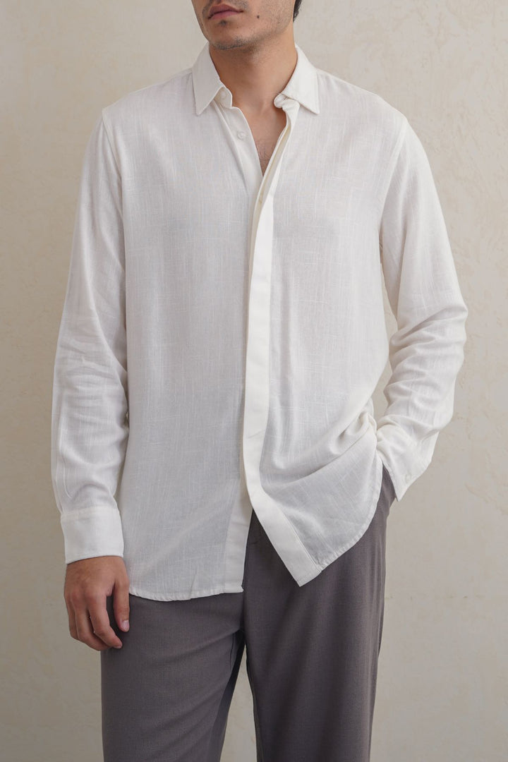 WHITE SHIRT WITH HIDDEN PLACKET