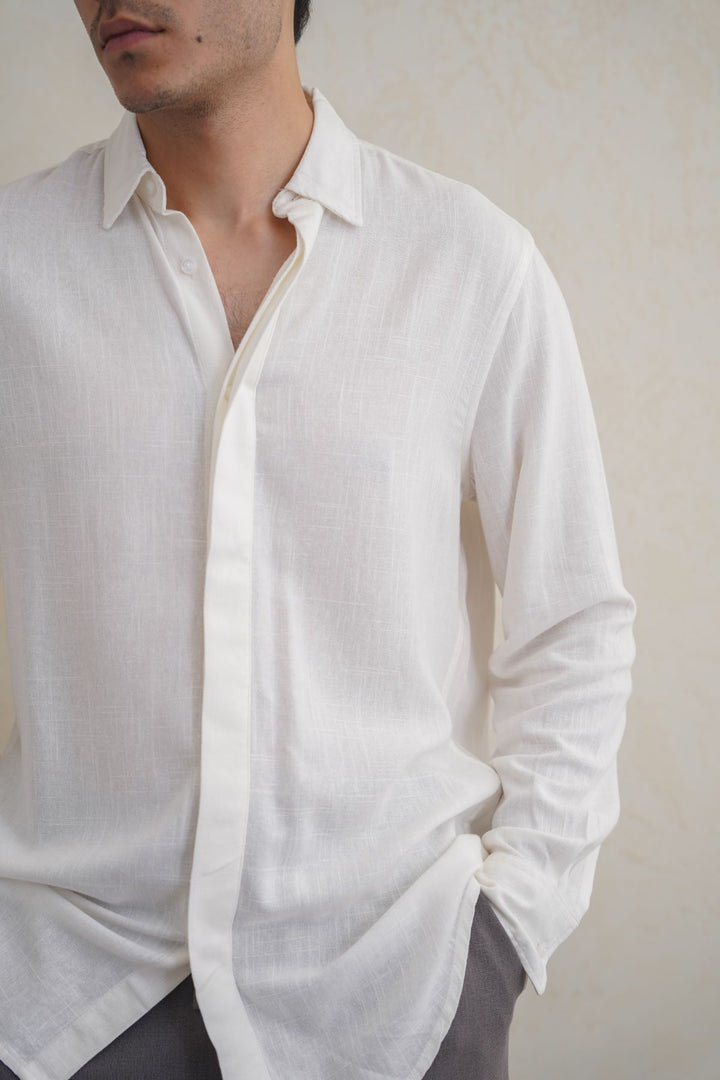 WHITE SHIRT WITH HIDDEN PLACKET