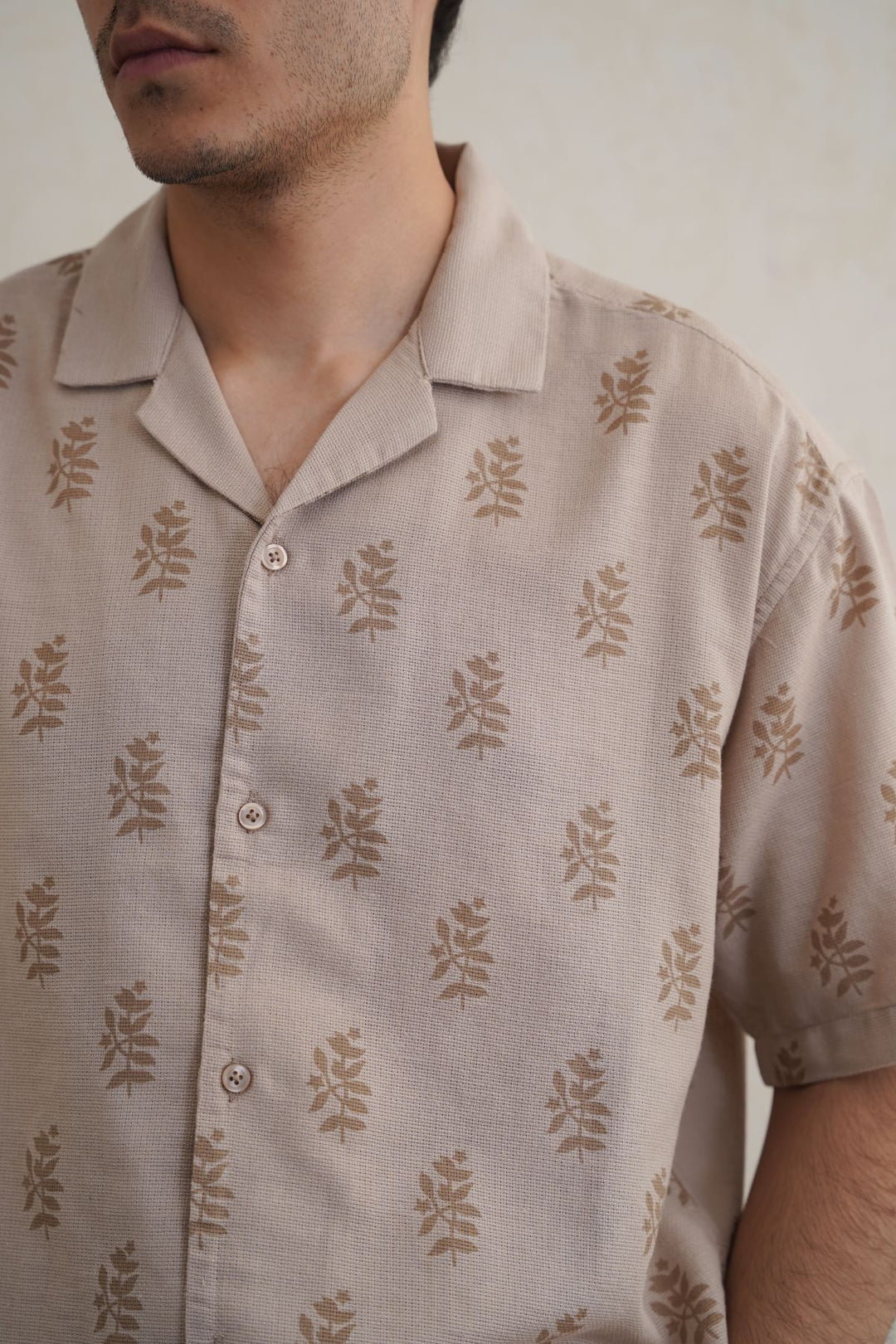 BEIGE SCREEN PRINT SAFARI SHIRT