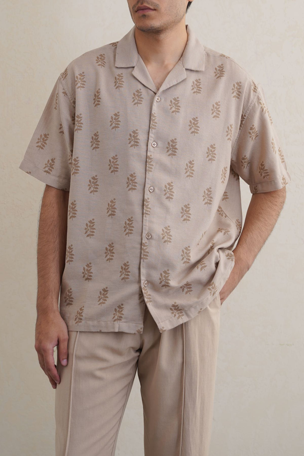 BEIGE SCREEN PRINT SAFARI SHIRT
