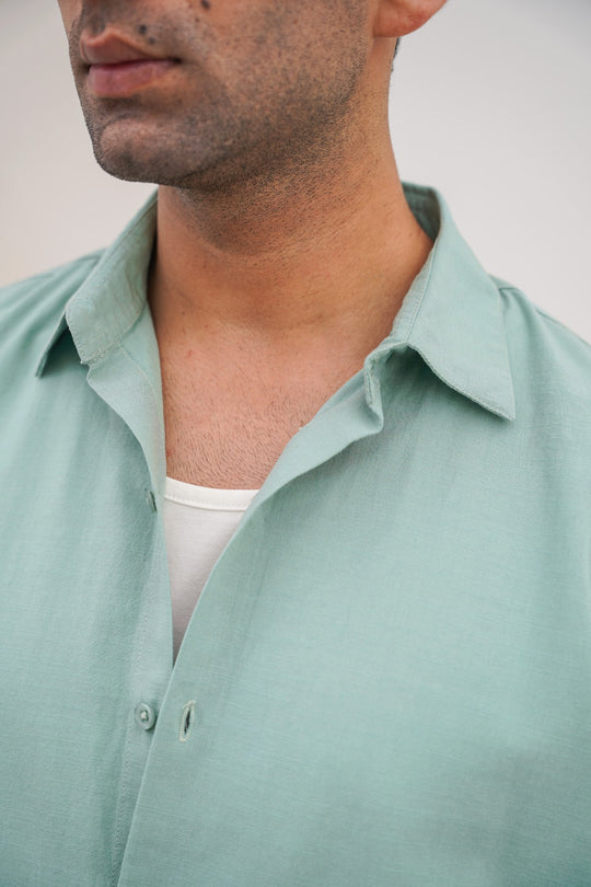 CLASSIC BUTTON DOWN SHIRT