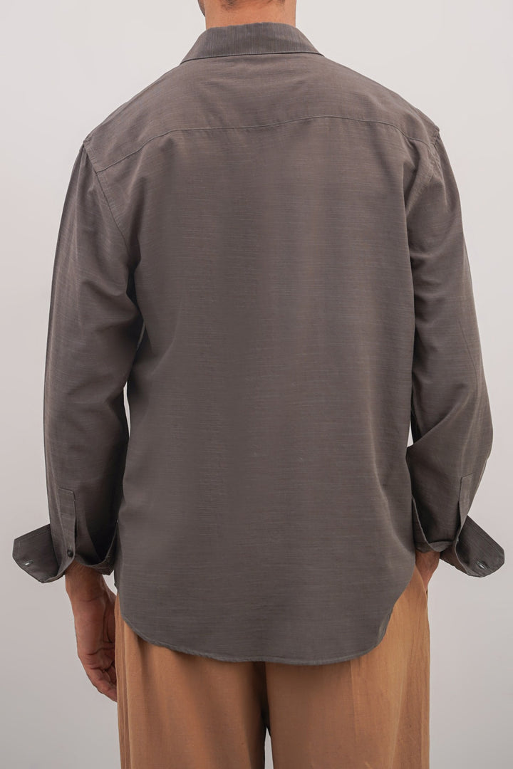 CLASSIC BUTTON DOWN SHIRT